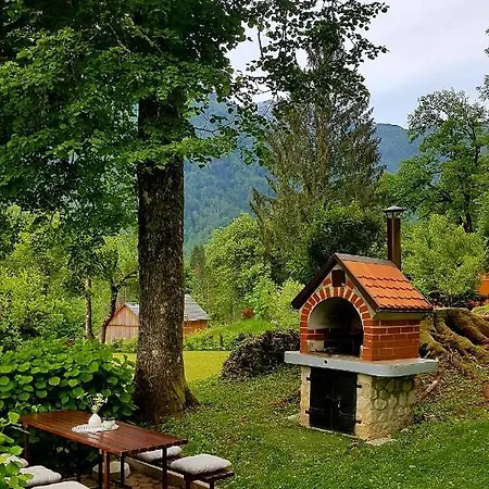 Сasa de vacaciones Pocitniska Hisa Eros *